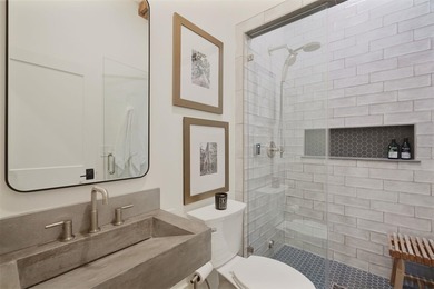 EXQUISITE 34.4-ACRE PRIVATE ESTATE | RARE MULTI-RESIDENCE FAMILY - photo 23