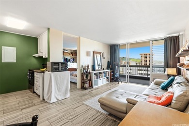 High-floor 1-bedroom, 1-bath residence at Kinau Lanais featuring - photo 5