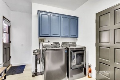 This lovely home is only 5 minutes away from the center of town - photo 27