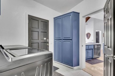 This lovely home is only 5 minutes away from the center of town - photo 28