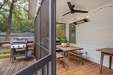 Welcome to this enchanting 2-bedroom, 2-bath cottage, perfectly - photo 42