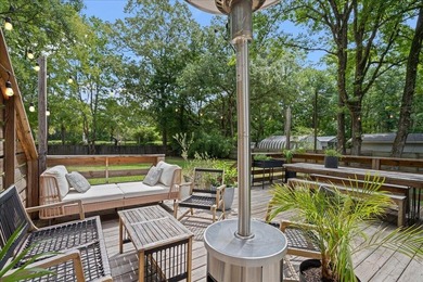 Welcome to this enchanting 2-bedroom, 2-bath cottage, perfectly - photo 45