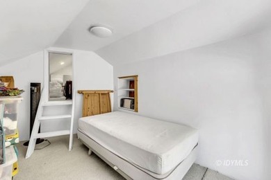 This lovely home is only 5 minutes away from the center of town - photo 47
