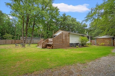 Welcome to this enchanting 2-bedroom, 2-bath cottage, perfectly - photo 48
