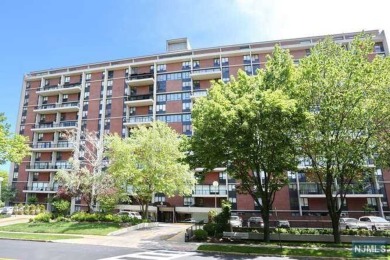 Lake Apartment Off Market in Fort Lee, New Jersey