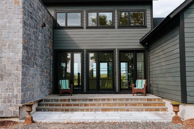 Presenting a freshly constructed modern farmhouse masterpiece - photo 3