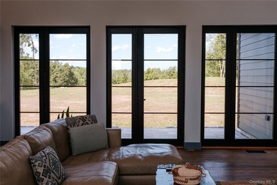 Presenting a freshly constructed modern farmhouse masterpiece - photo 7