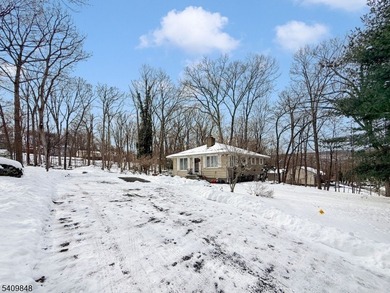 (private lake, pond, coastal) Home For Sale in Oakland New Jersey