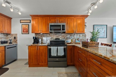 Enjoy front-row ocean views from this rarely available 2-bedroom - photo 3