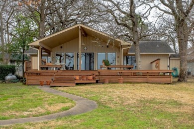 Lake Home For Sale in Gun Barrel City, Texas