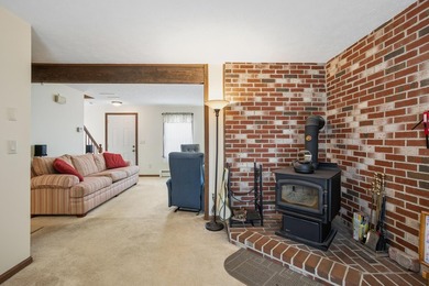 Move right into this well-maintained 4-bedroom, 2.5-bath - photo 17