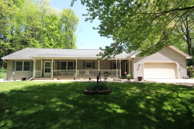 (private lake, pond, creek) Home For Sale in Vicksburg Michigan