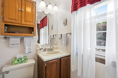 Move right into this well-maintained 4-bedroom, 2.5-bath - photo 21