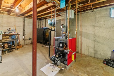 Move right into this well-maintained 4-bedroom, 2.5-bath - photo 32
