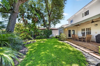 Perfectly situated on a quiet, tree-lined street in one of Coral - photo 35