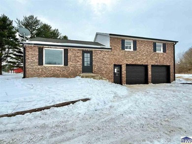 Sullivan Lake Home For Sale in Sullivan Indiana