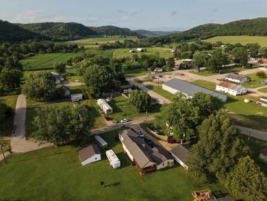 Cute opportunity for small-town living in Readstown! - photo 9