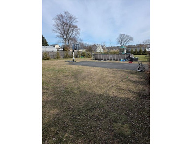 Here we have a 9600 sq ft lot in Oakland Beach Warwick. This lot - photo 2