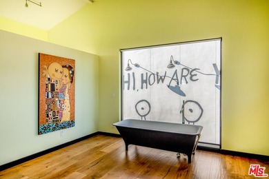 Own a Venice icon. Set on a rare, oversized corner parcel - photo 13