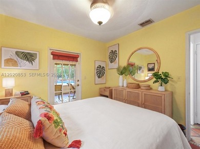 Tucked away on a quiet, tree-lined street in the coveted Glenvar - photo 13