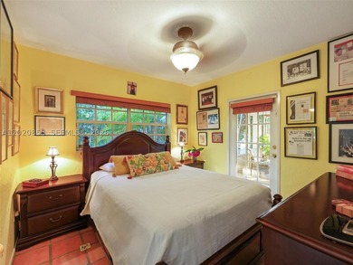 Tucked away on a quiet, tree-lined street in the coveted Glenvar - photo 14