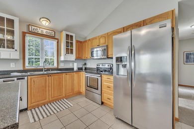 Incredible space and an ideal location meet in this 4-bedroom - photo 15