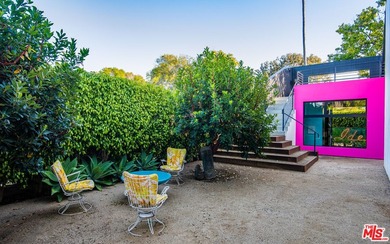 Own a Venice icon. Set on a rare, oversized corner parcel - photo 19