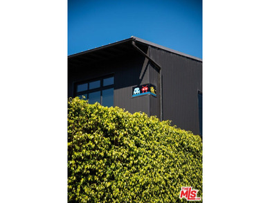 Own a Venice icon. Set on a rare, oversized corner parcel - photo 20