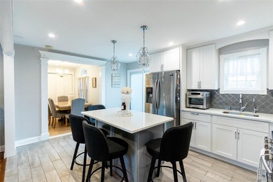 This Hi-Ranch Just Shy Of 2200 Interior Square Feet All Redone - photo 21