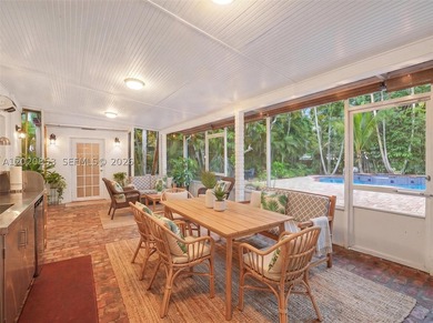 Tucked away on a quiet, tree-lined street in the coveted Glenvar - photo 22