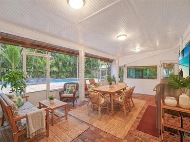 Tucked away on a quiet, tree-lined street in the coveted Glenvar - photo 23