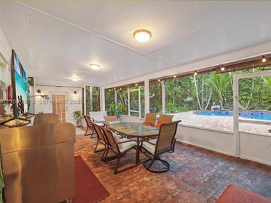 Tucked away on a quiet, tree-lined street in the coveted Glenvar - photo 24