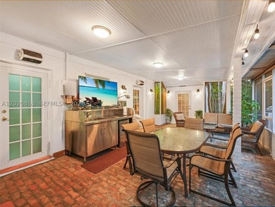 Tucked away on a quiet, tree-lined street in the coveted Glenvar - photo 25