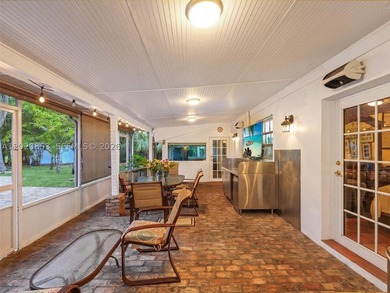 Tucked away on a quiet, tree-lined street in the coveted Glenvar - photo 27