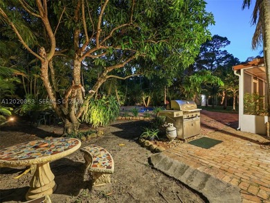 Tucked away on a quiet, tree-lined street in the coveted Glenvar - photo 29