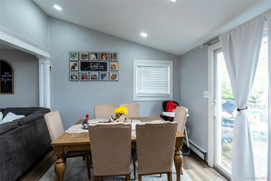 This Hi-Ranch Just Shy Of 2200 Interior Square Feet All Redone - photo 30
