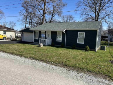 Completely updated and remodeled in 2022.  - Lake Home For Sale in Warsaw, Indiana