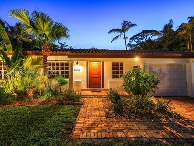 Tucked away on a quiet, tree-lined street in the coveted Glenvar - photo 33
