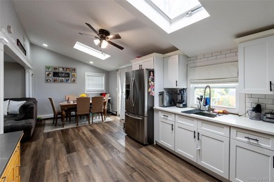 This Hi-Ranch Just Shy Of 2200 Interior Square Feet All Redone - photo 33