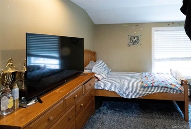 This Hi-Ranch Just Shy Of 2200 Interior Square Feet All Redone - photo 34