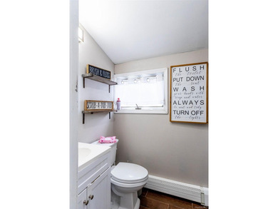 This Hi-Ranch Just Shy Of 2200 Interior Square Feet All Redone - photo 35