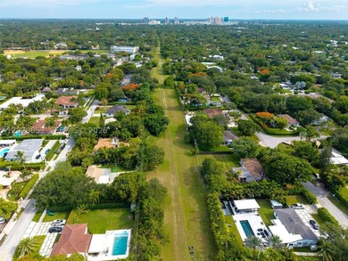 Tucked away on a quiet, tree-lined street in the coveted Glenvar - photo 37