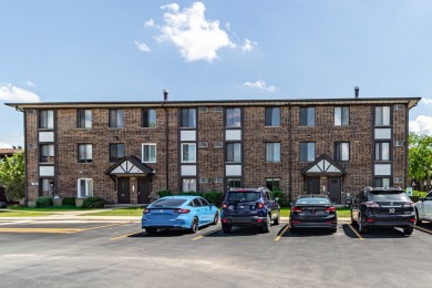 Lake Home For Sale in Vernon Hills, Illinois