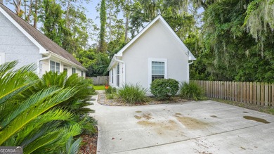 Charming Coastal Cottage on St. Simons Island with a brand new - photo 2