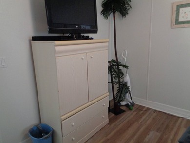 THIS HOME IS A STEAL THREE BEDROOM TWO BATH HOME, WITH A NEW A/C - photo 44