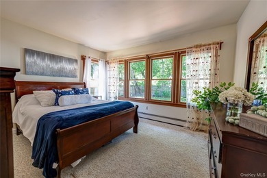 Welcome to this spacious and bright 5-bedroom Colonial set on - photo 8
