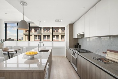 Residence 908 at 151 Bay Street at Provost Square offers a - photo 5