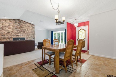 Great corner-lot home in the Hideaway Lake community! This - photo 5