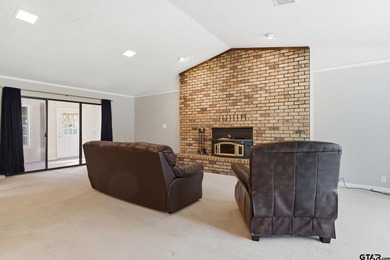 Great corner-lot home in the Hideaway Lake community! This - photo 6