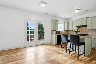 Welcome to this beautifully maintained 4-bedroom, 2.5-bath - photo 7